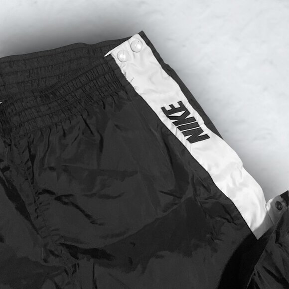 NIKE Vintage Retro Windbreaker Tearaway Button Pants - Picture 4 of 5